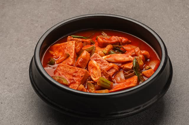 숭덩 고추장찌개 한 그릇